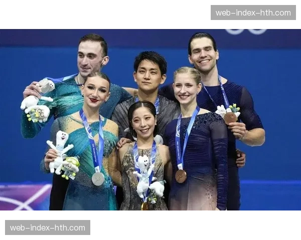 日本双人滑组合夺历史首金打破欧美垄断格局