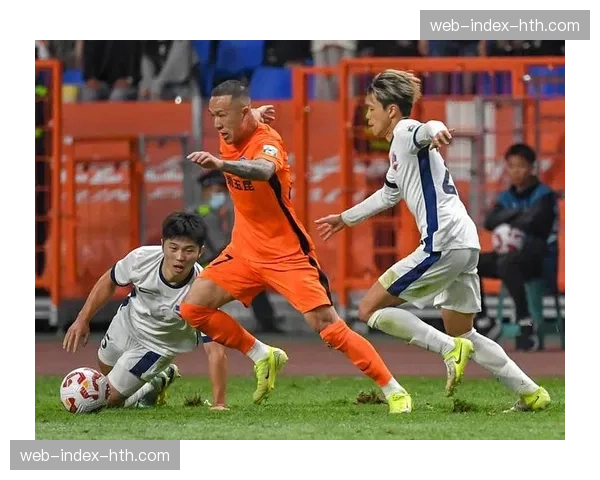 云南玉昆防守组织相对有序 但个人防守失误导致关键失球